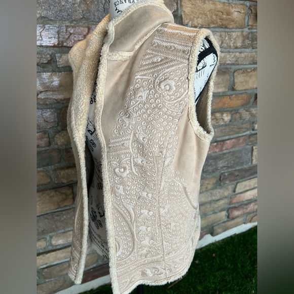 Beautiful Dana Buchman Vest - Picture 12 of 16